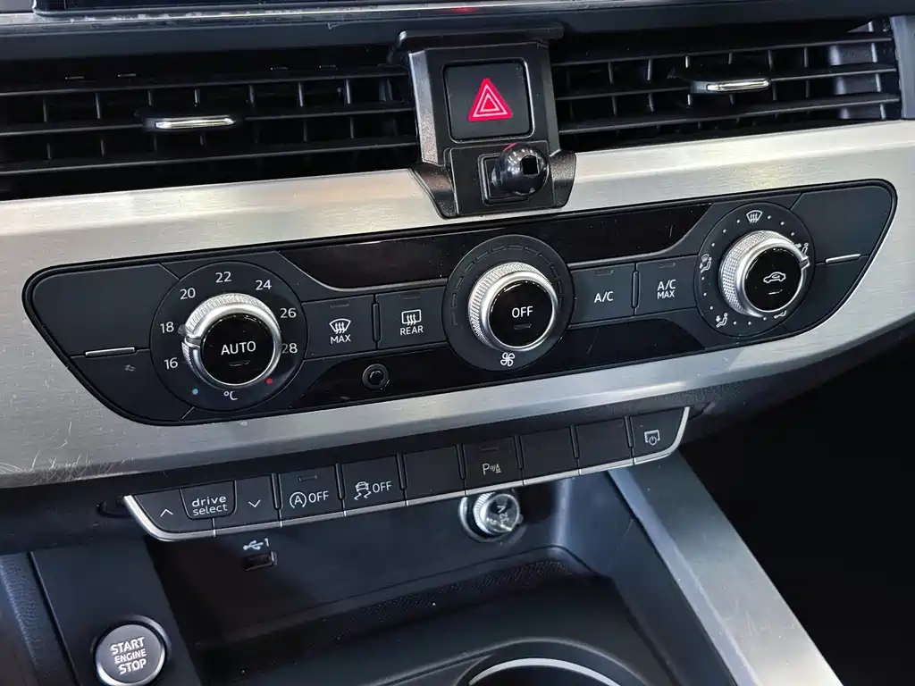 Audi A4L 2023 40 TFSI Fashion