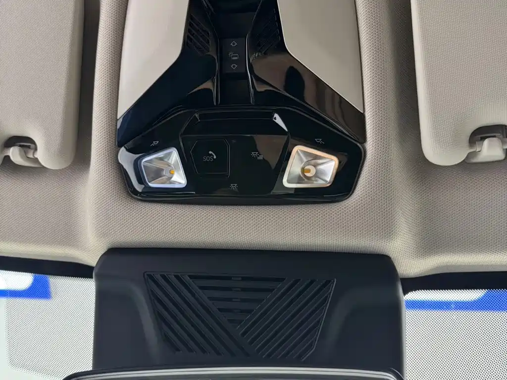 BMW X1 — миниатюра 10
