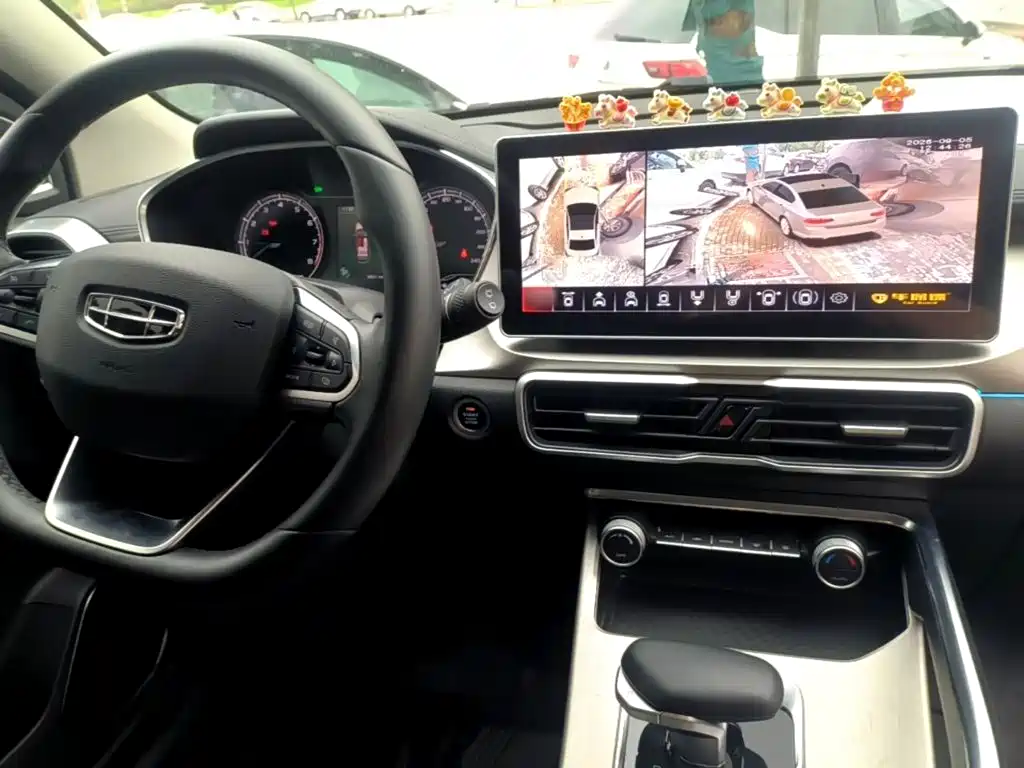 Geely Binyue — миниатюра 10