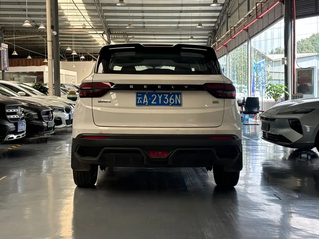 Geely Binyue - фото 13