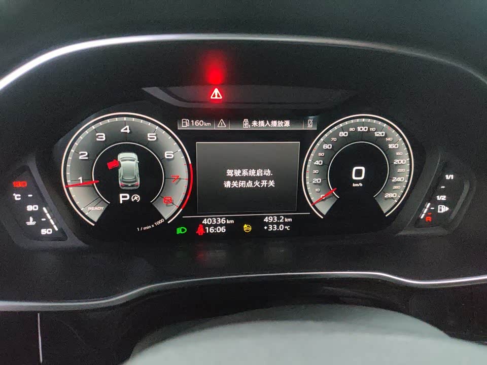 Audi Q3 1.4 л 2022 г. Серебристо-серый, пробег 40000 км