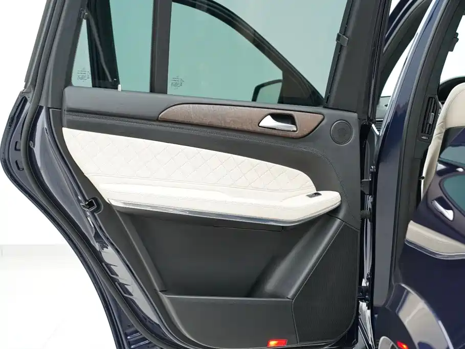 Mercedes-Benz GLS — миниатюра 18