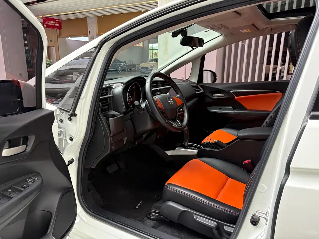 Honda Fit 2018 1.5L CVT +