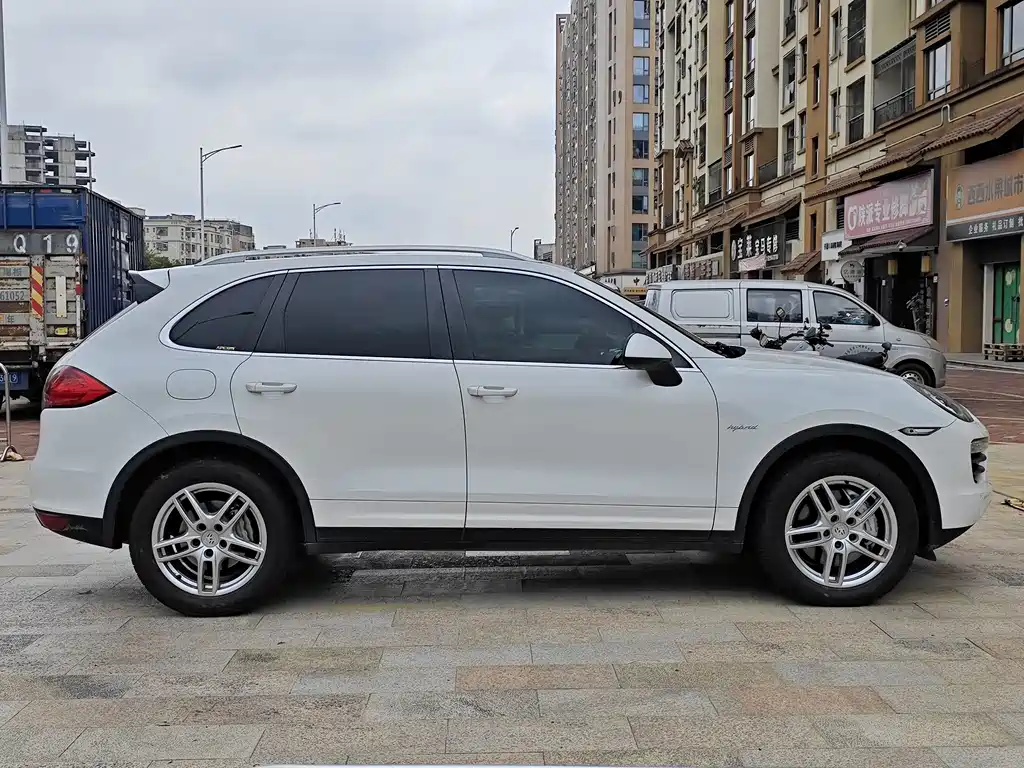 Porsche Cayenne 2011 Cayenne S Hybrid 3.0T