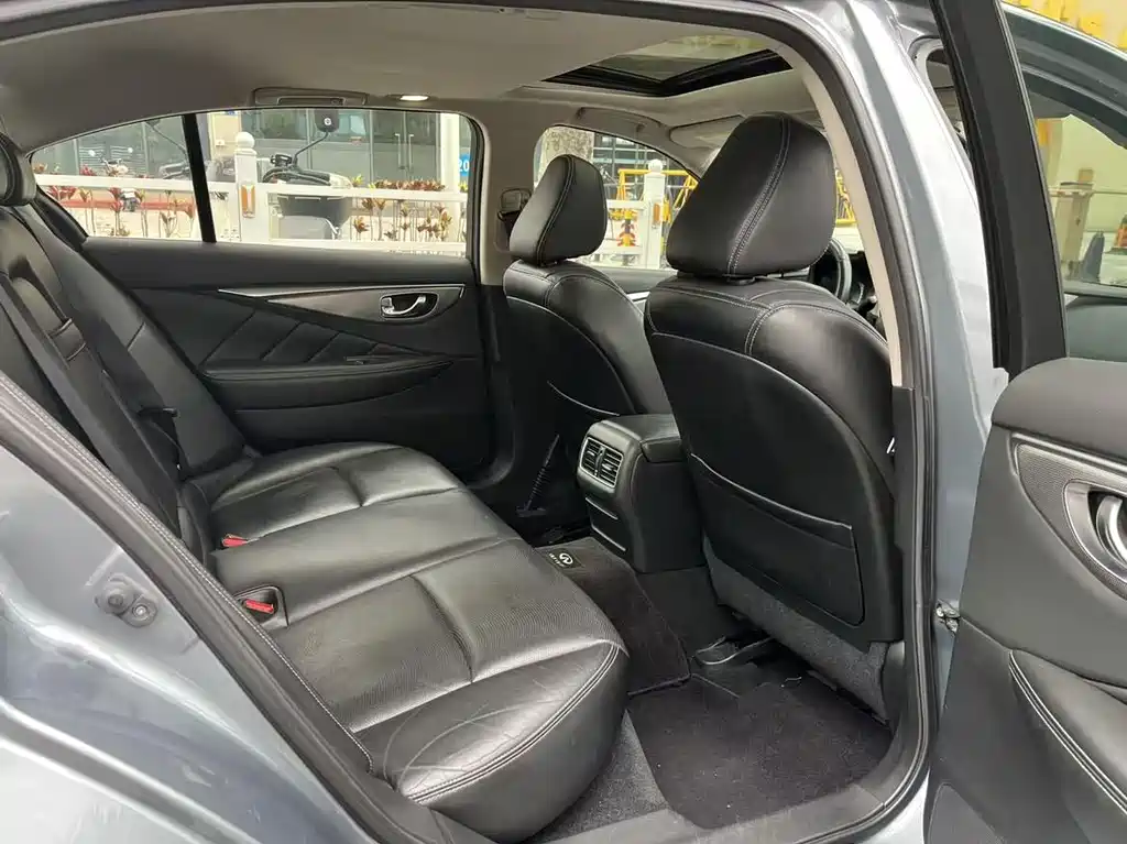 Infiniti Q50L 2015 2.0T Enjoy