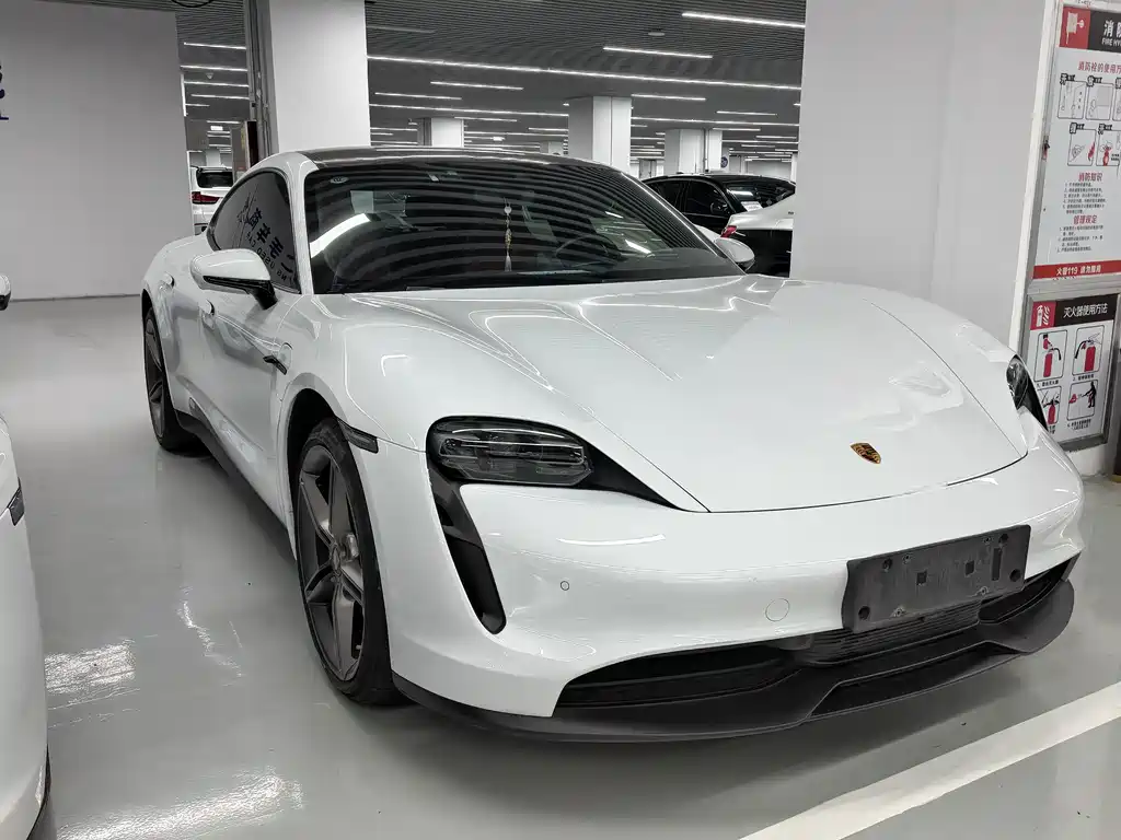 Porsche Taycan — миниатюра 3