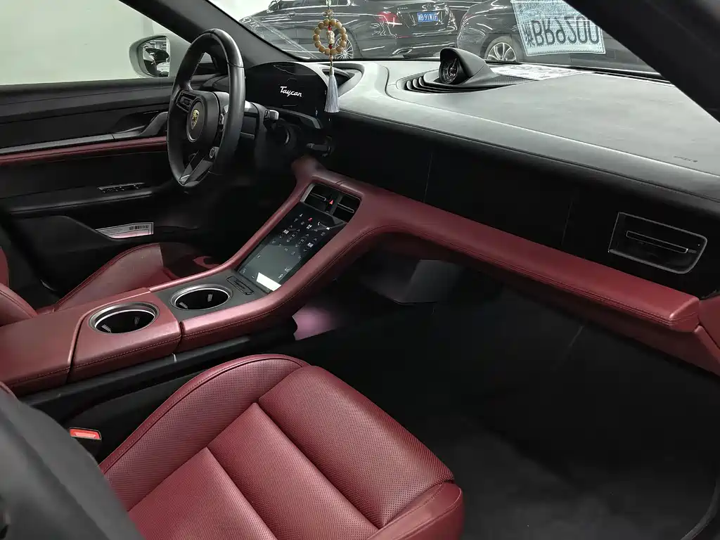 Porsche Taycan — миниатюра 11