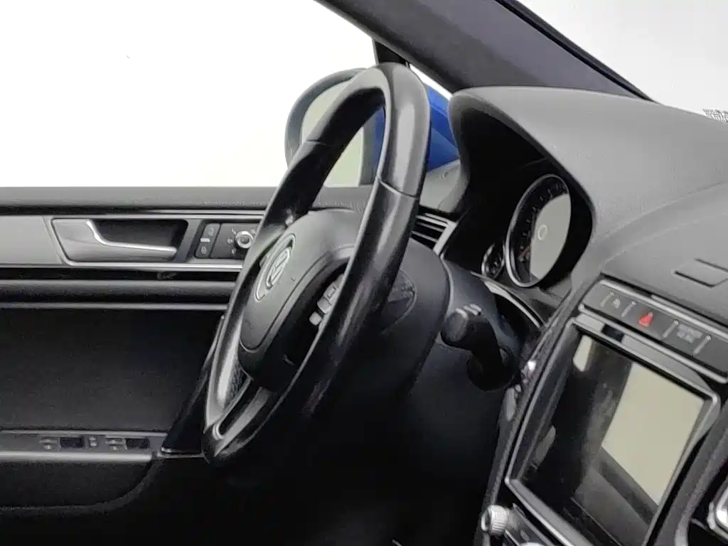 Volkswagen Touareg — миниатюра 22
