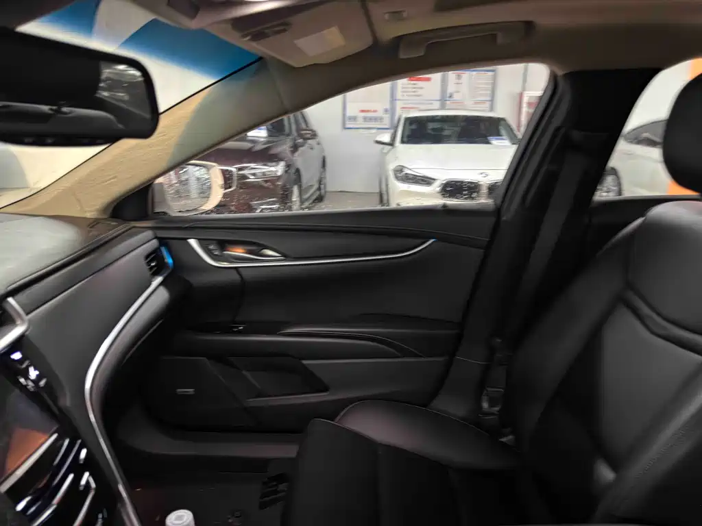 Cadillac XTS
