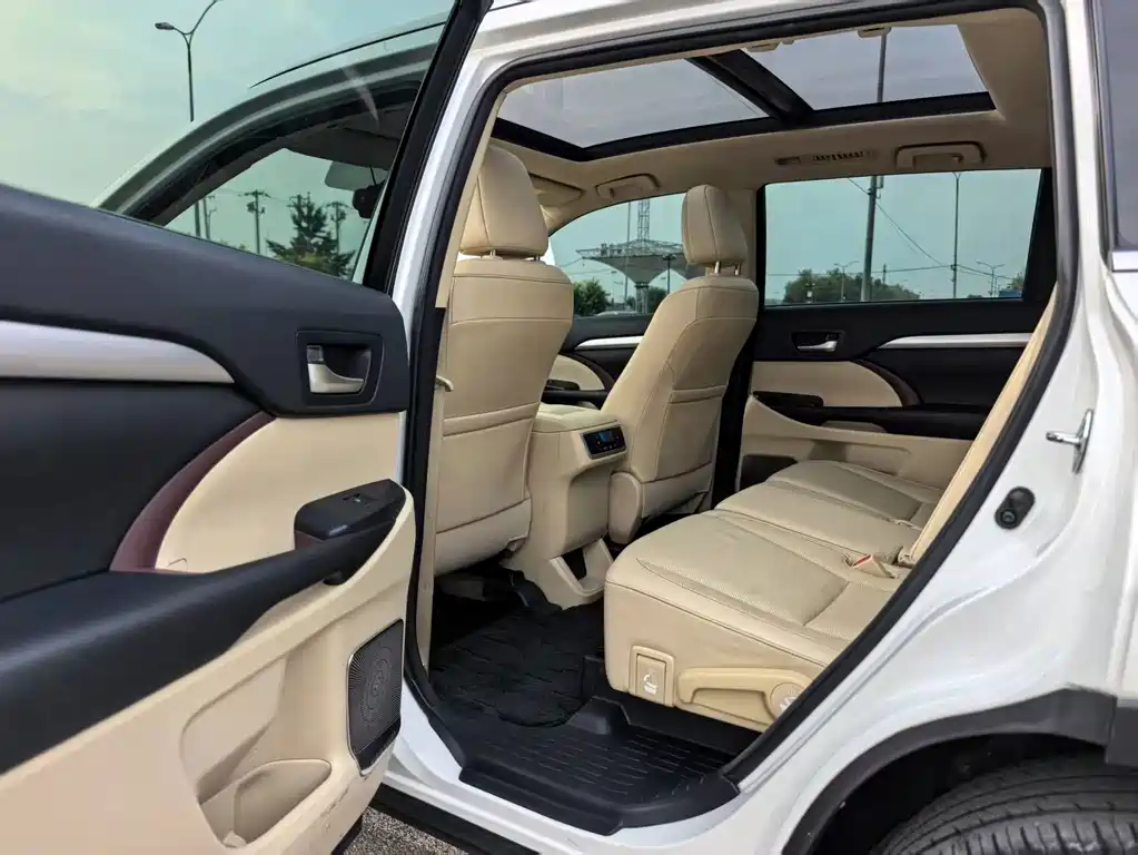 Toyota Highlander — миниатюра 9