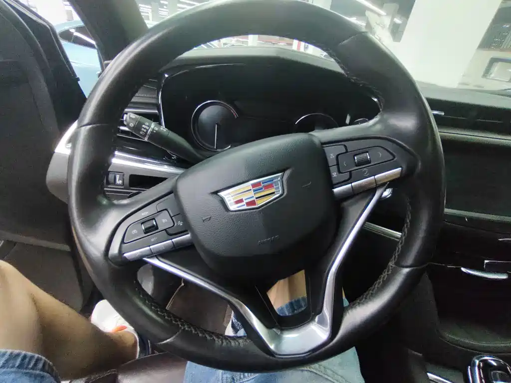 Cadillac XT6 — миниатюра 6