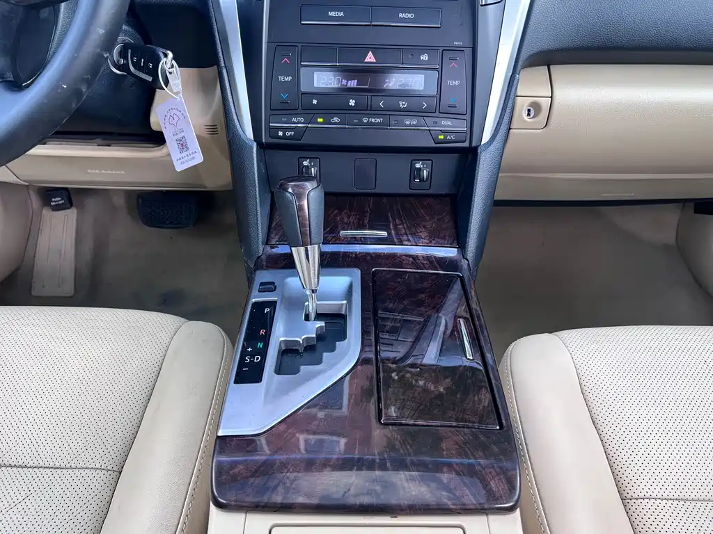 Toyota Camry — миниатюра 20