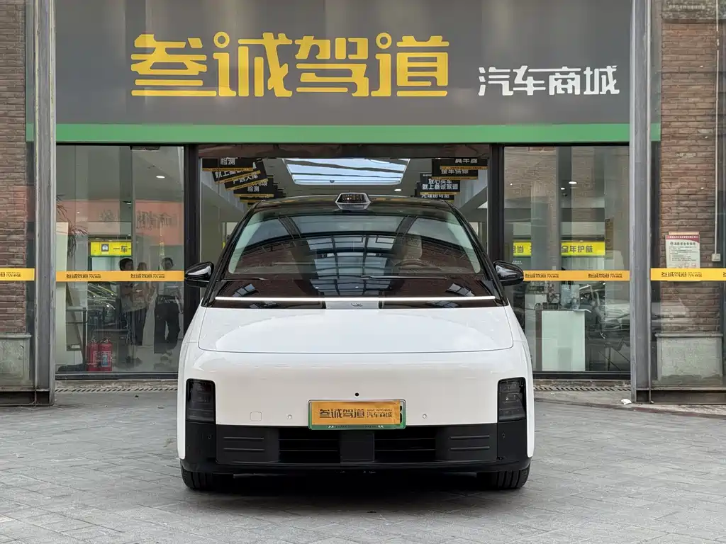 Li Auto Li MEGA — миниатюра 2