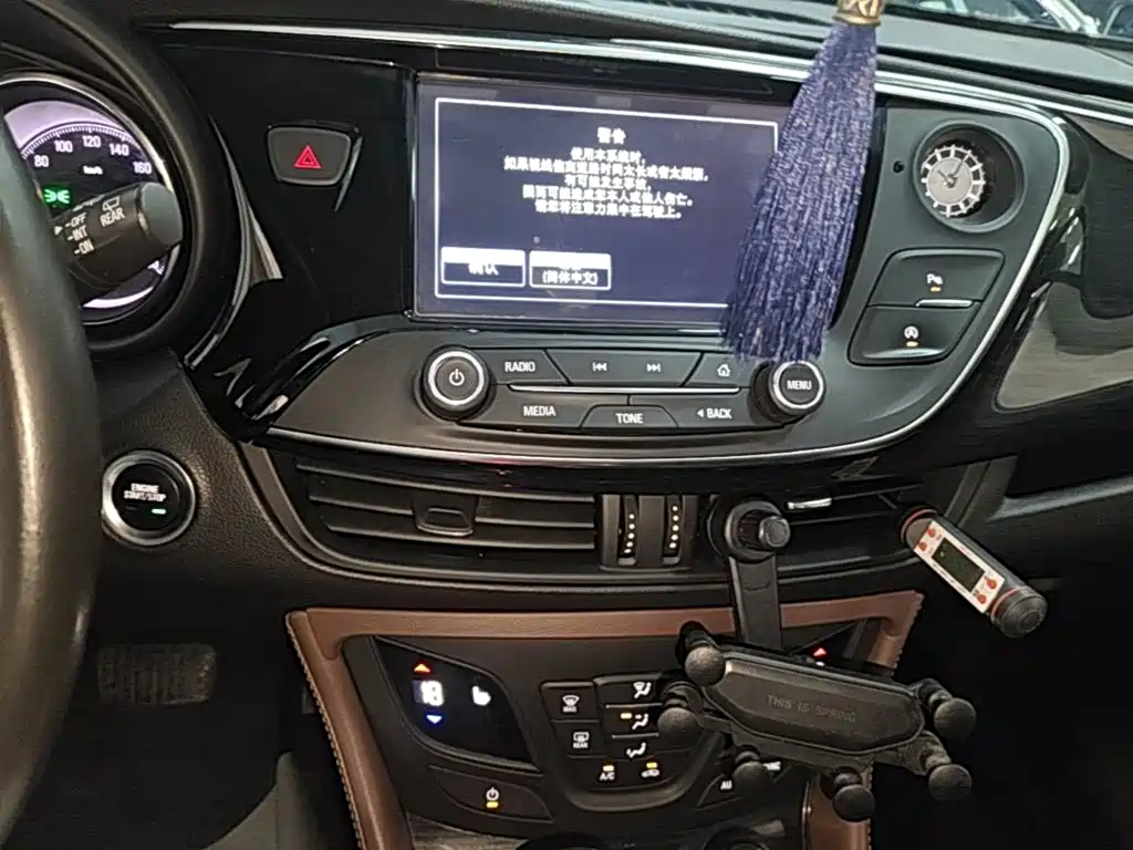 Buick Envision Plus — миниатюра 13