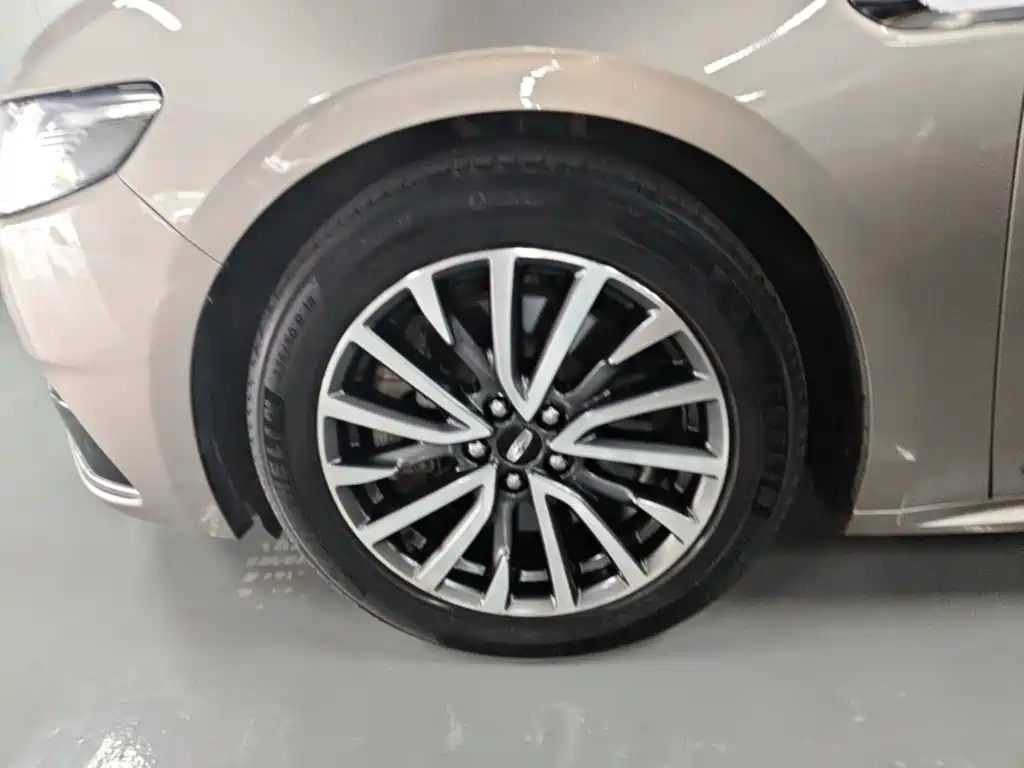 Lincoln Continental — миниатюра 23