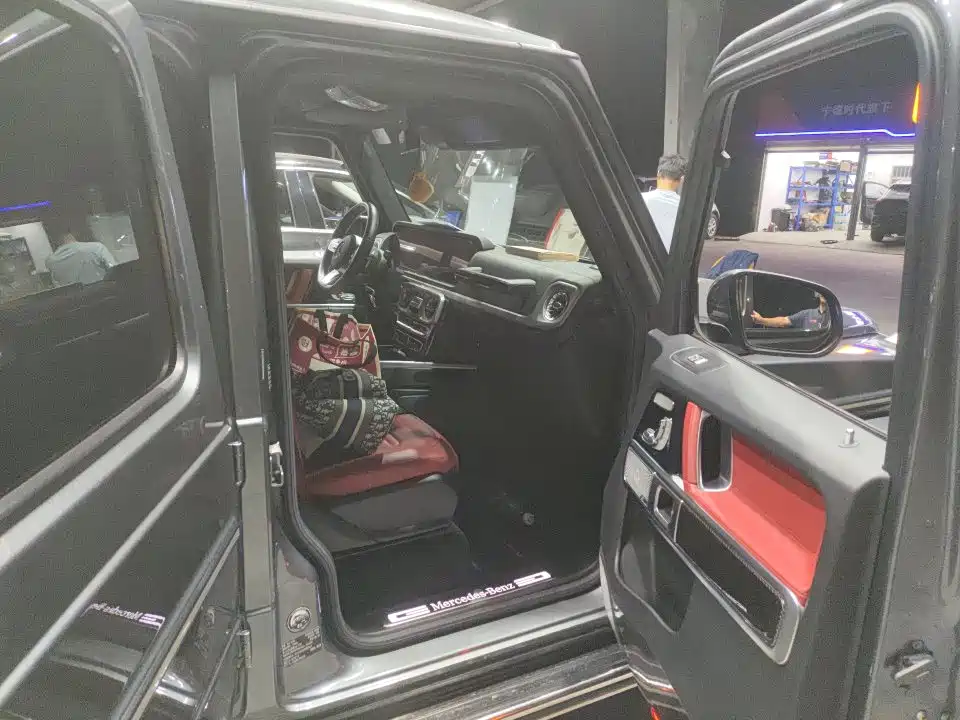 Mercedes-Benz G-Class — миниатюра 12