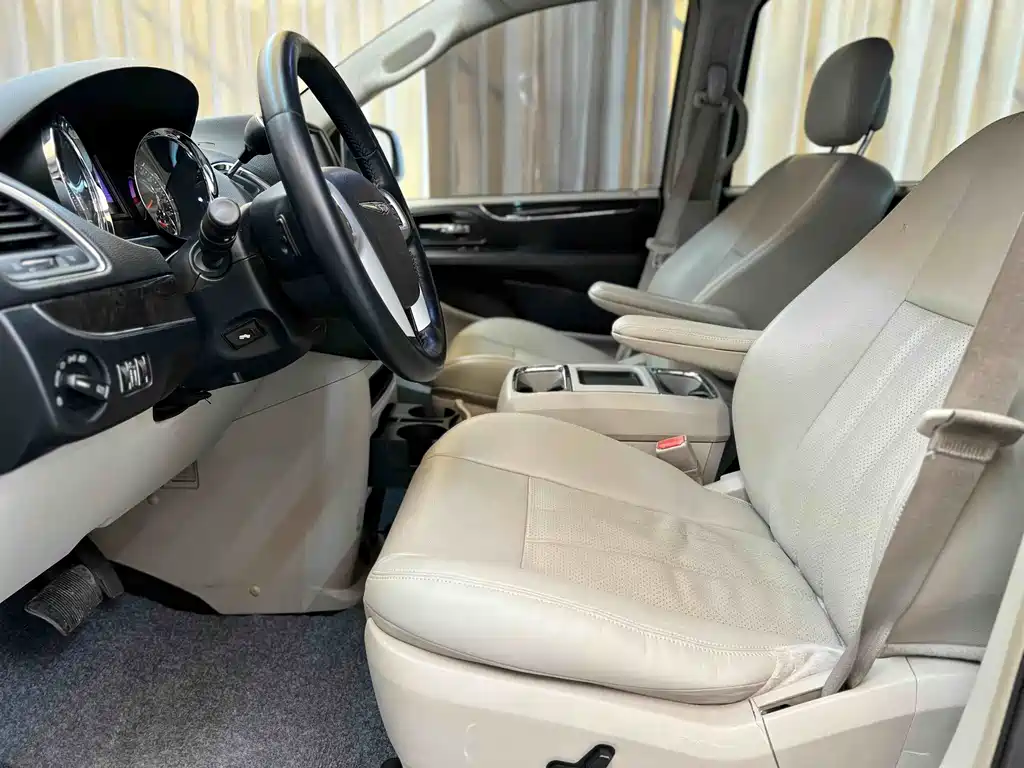 Chrysler Grand Voyager (Import) 3.6L Comfort Edition, фото 25