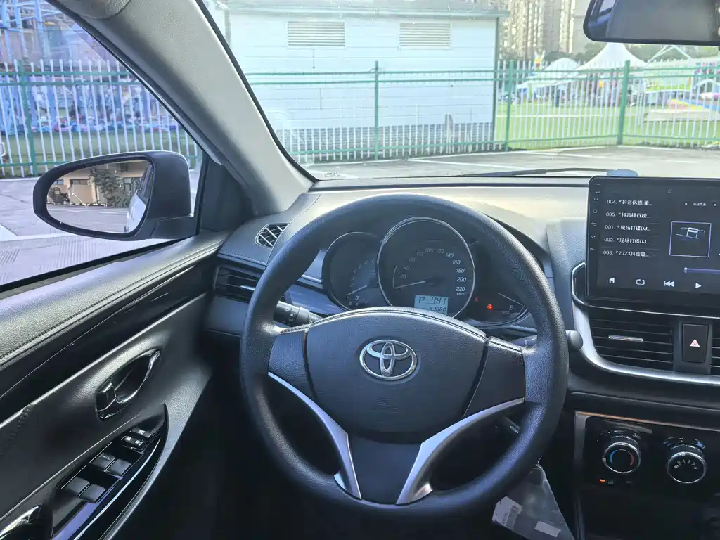 Toyota Yaris L — миниатюра 15