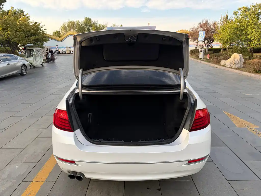 BMW 5 Series — миниатюра 18