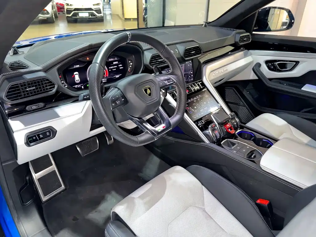 Lamborghini Urus — миниатюра 6