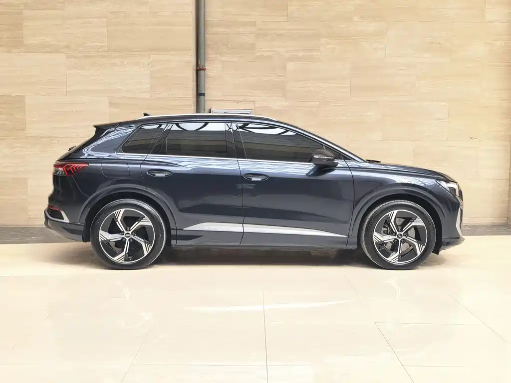 Audi Q4 e-tron — миниатюра 3