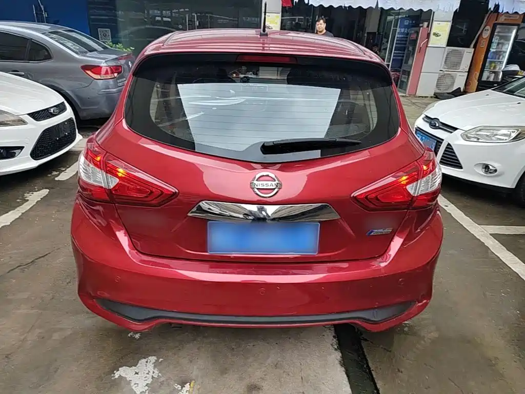 Nissan Tiida — миниатюра 6
