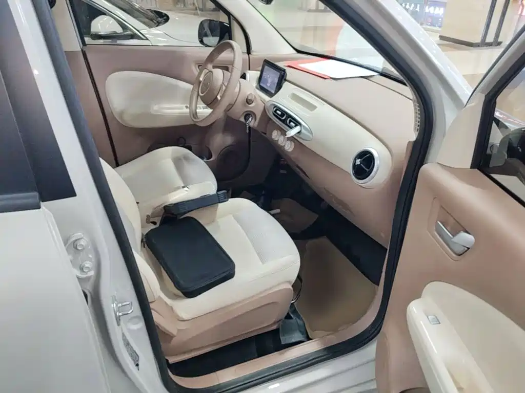 Wuling MINIEV — миниатюра 25