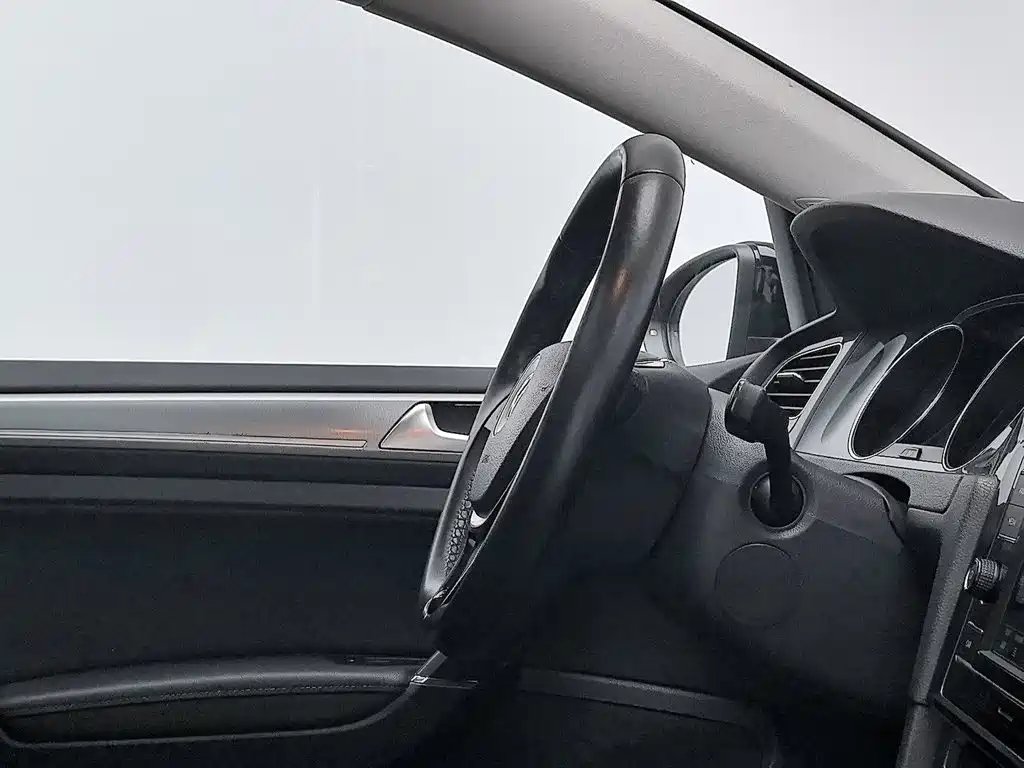 Volkswagen Golf — миниатюра 22