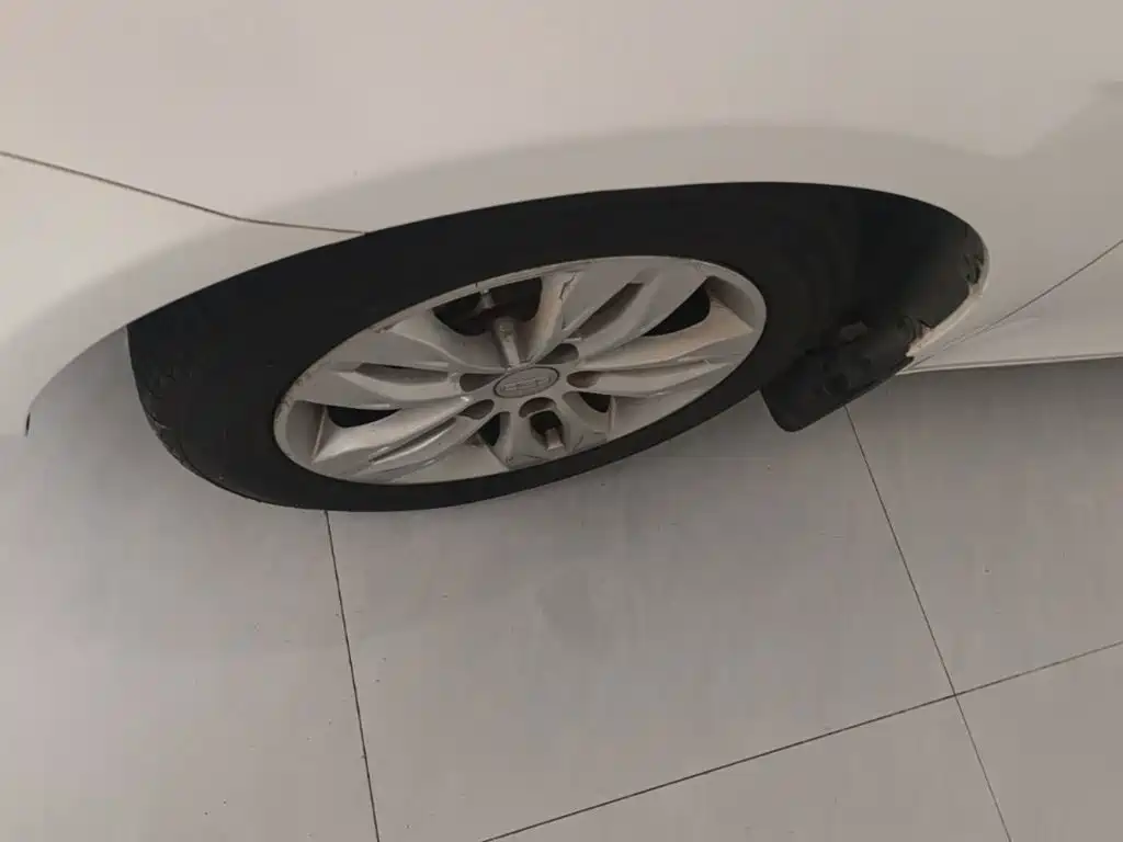 Geely Emgrand — миниатюра 23
