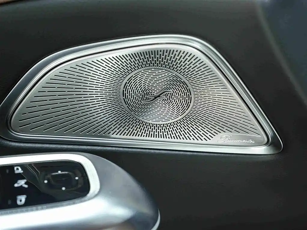 Mercedes-Benz E-Class — миниатюра 15