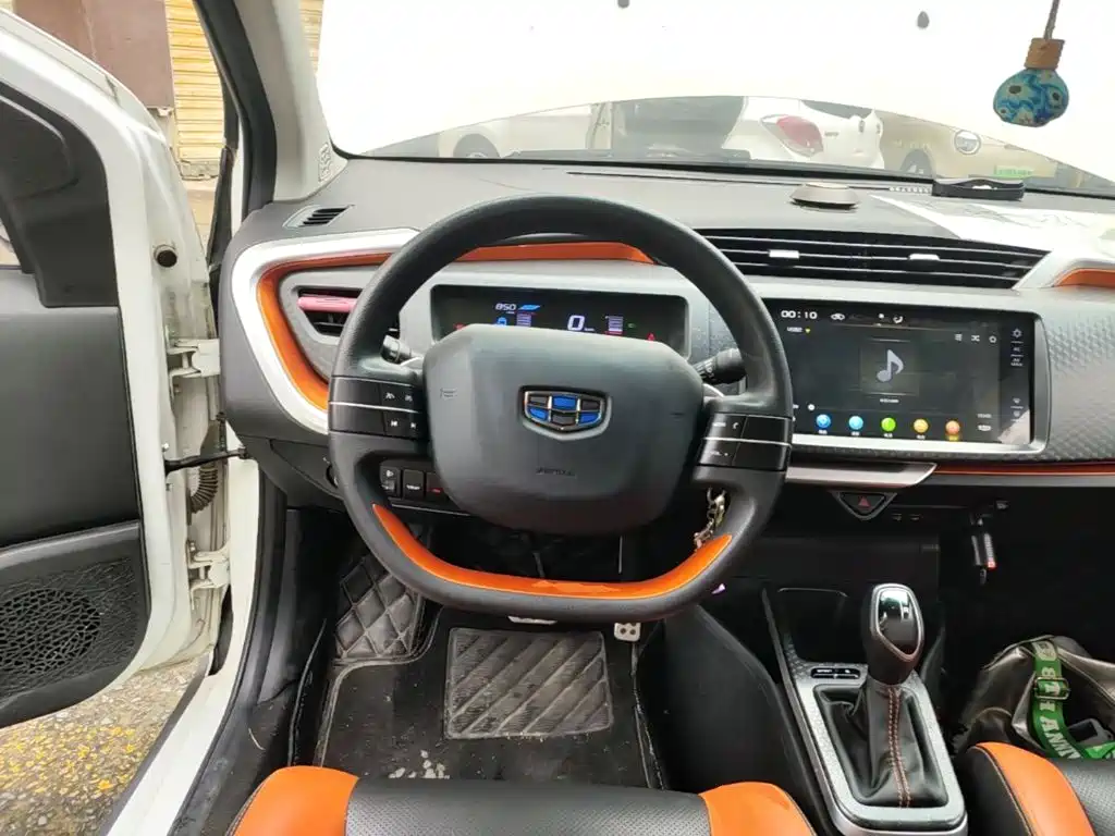 Geely Vision X1 — миниатюра 11