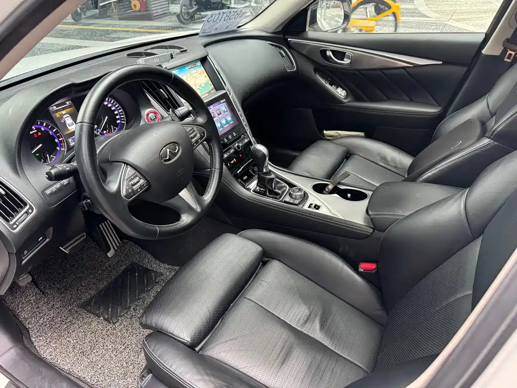 Infiniti Q50 2014 3.7L Luxury Sport