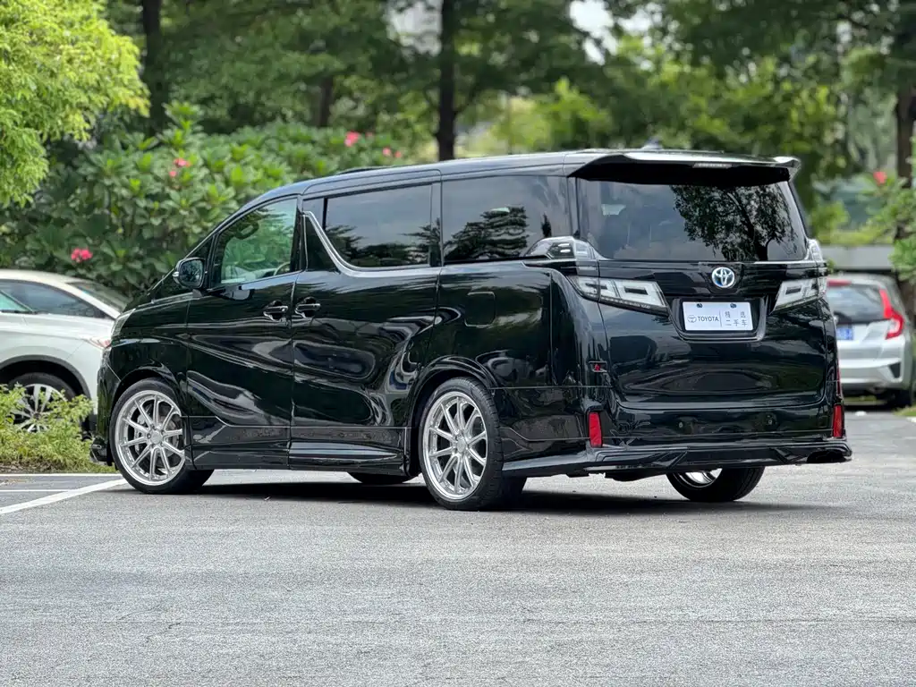 Toyota Vellfire Hybrid 2.5L HV Luxury Edition, фото 4