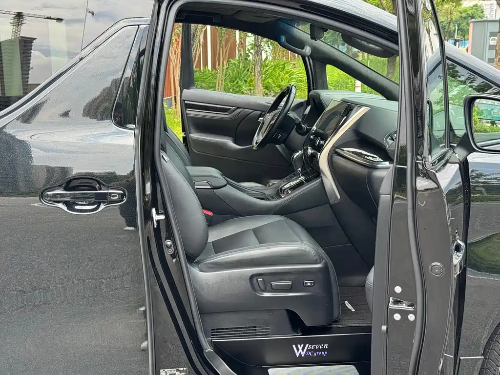 Toyota Vellfire Hybrid 2.5L HV Luxury Edition, фото 7