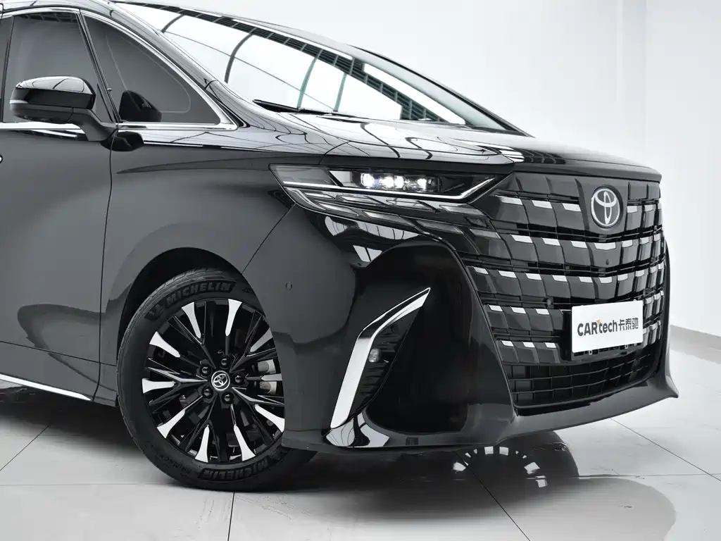 Toyota Alphard — миниатюра 31