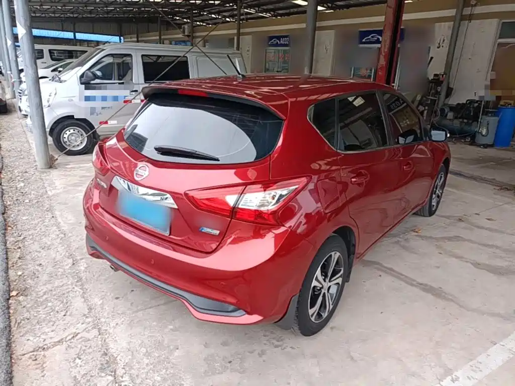 Nissan Tiida — миниатюра 7