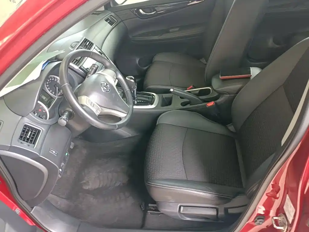 Nissan Tiida — миниатюра 15