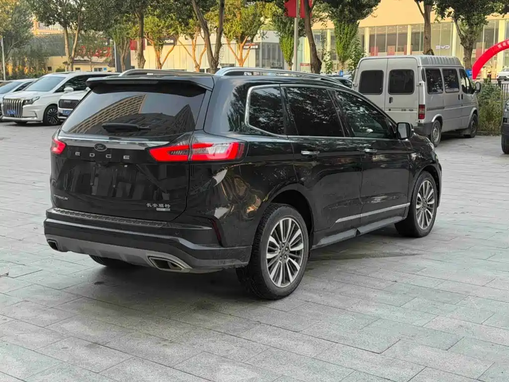 Ford Edge — миниатюра 13