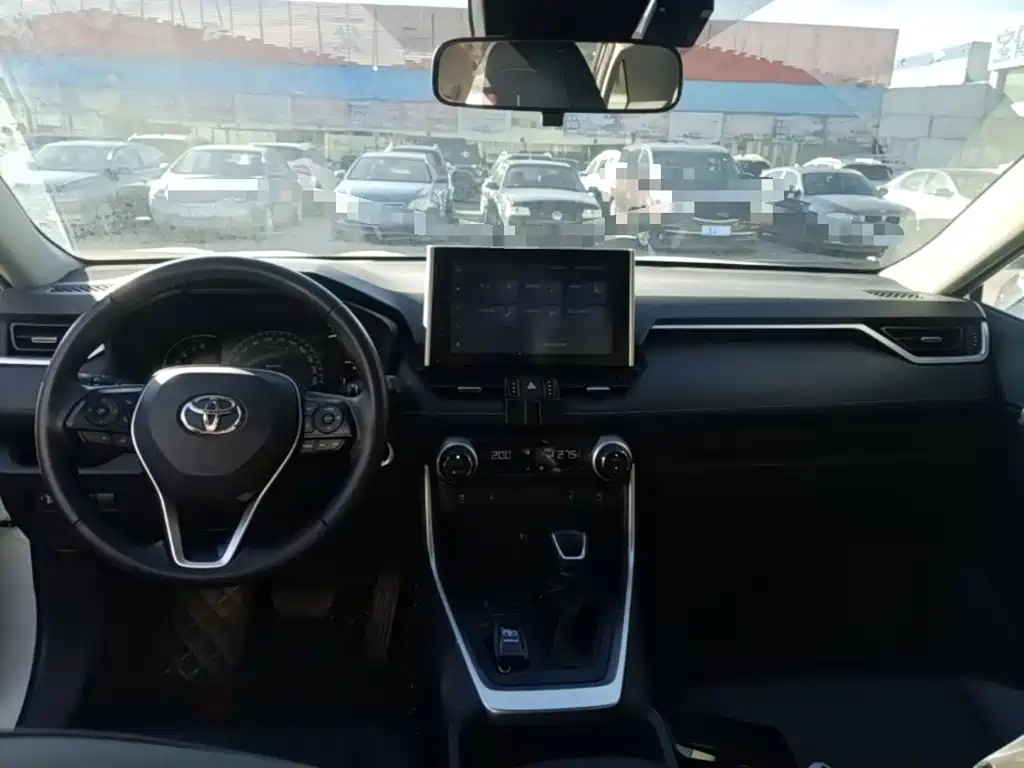 Toyota RAV4 — миниатюра 18