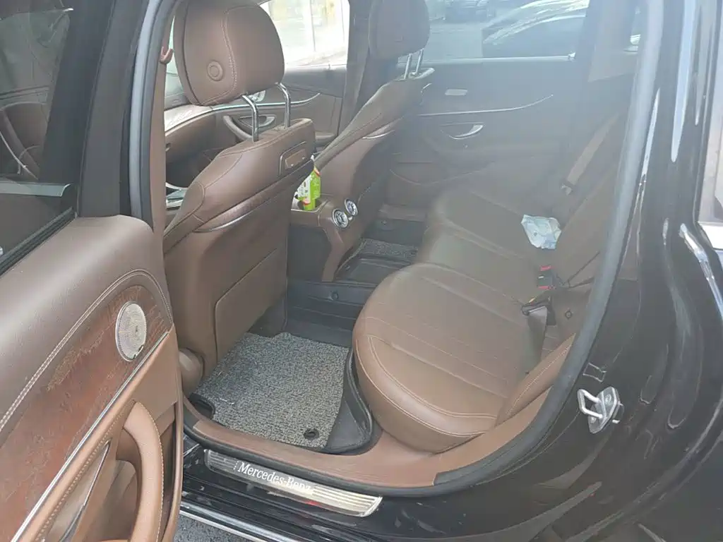 Mercedes-Benz E-Class — миниатюра 17