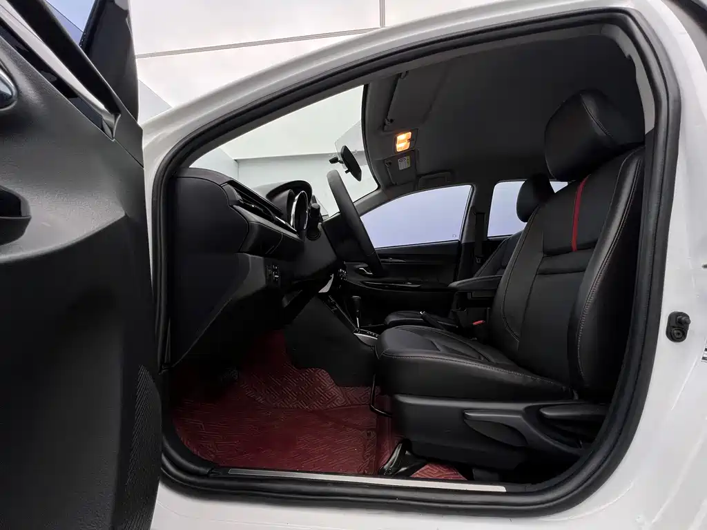 TOYOTA YARIS L ZHIXUAN