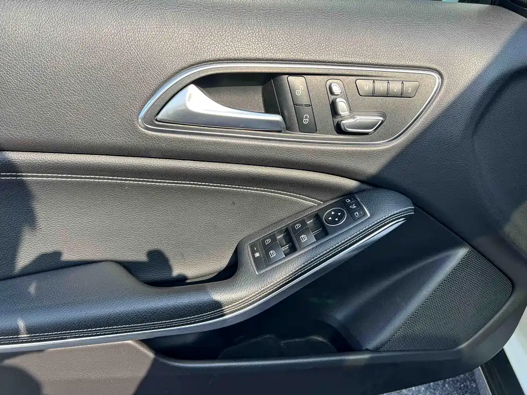 Mercedes-Benz GLA — миниатюра 12