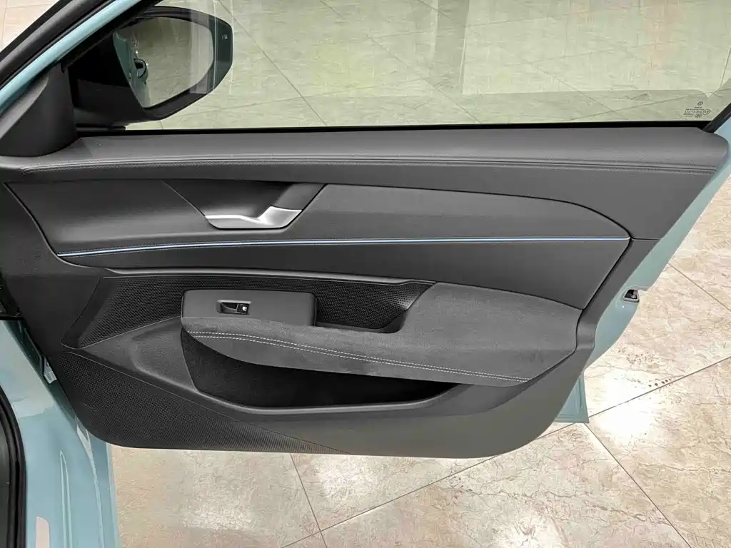 Volkswagen Passat — миниатюра 17