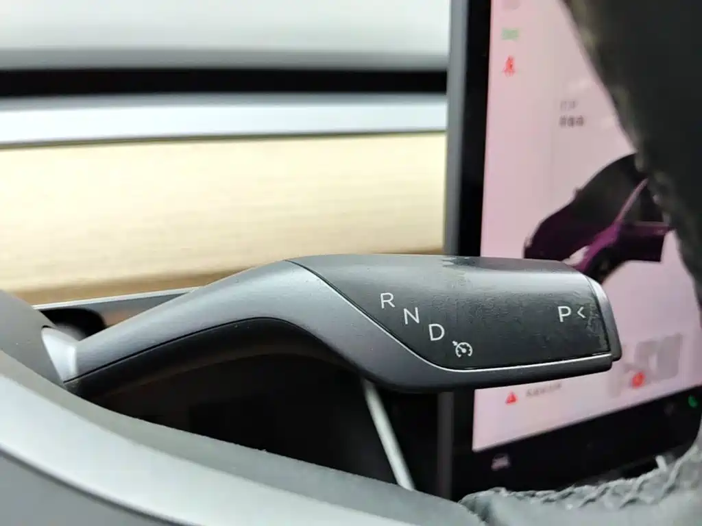 Tesla Model 3 — миниатюра 14