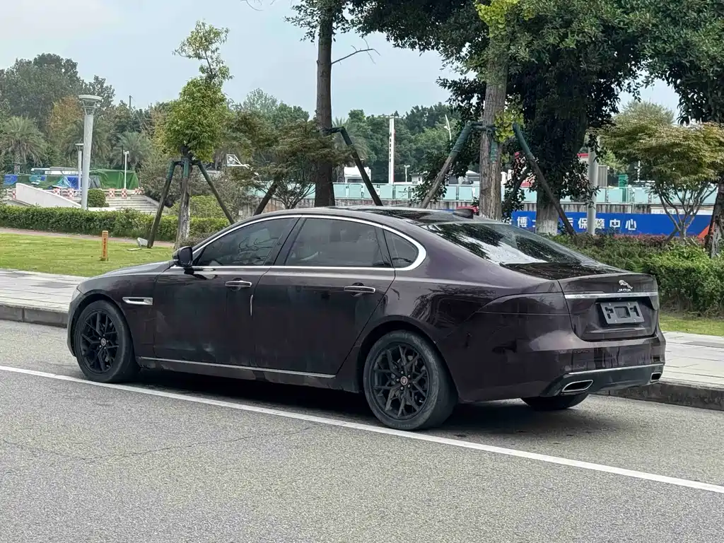 Jaguar XFL — миниатюра 13
