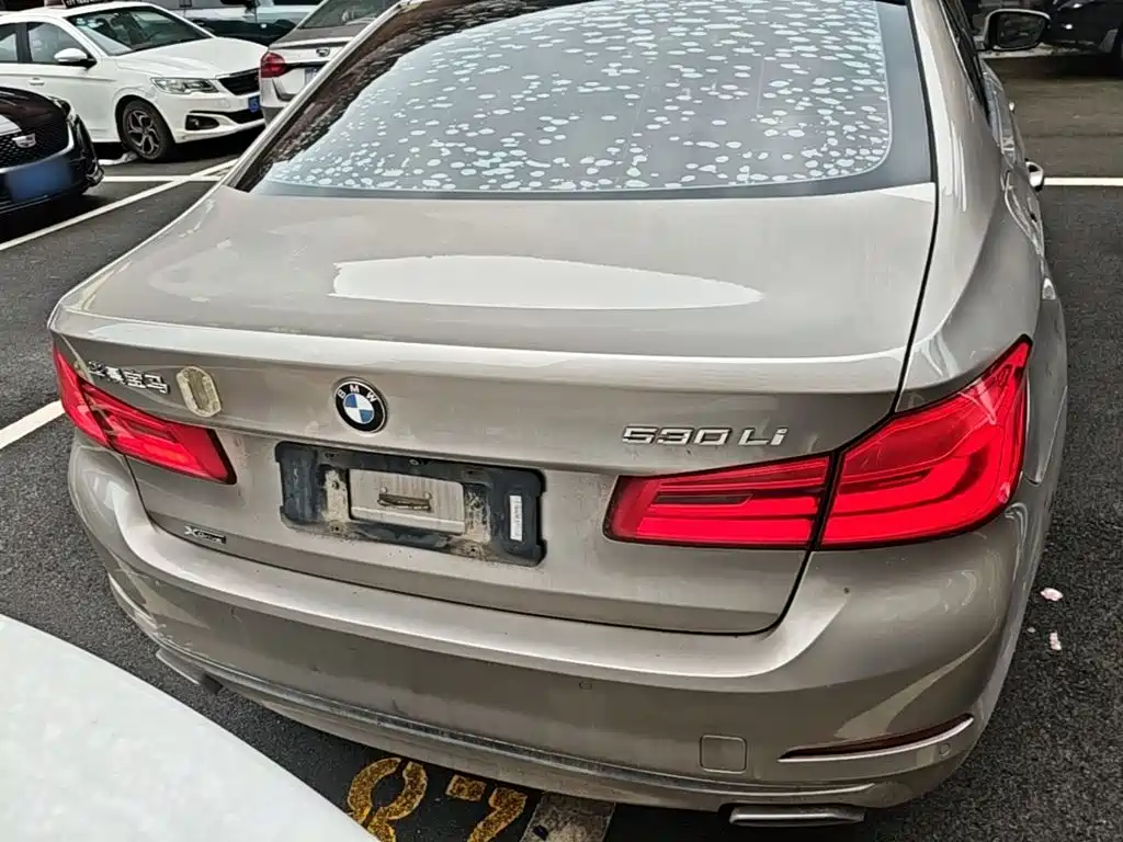 BMW 5 Series — миниатюра 6