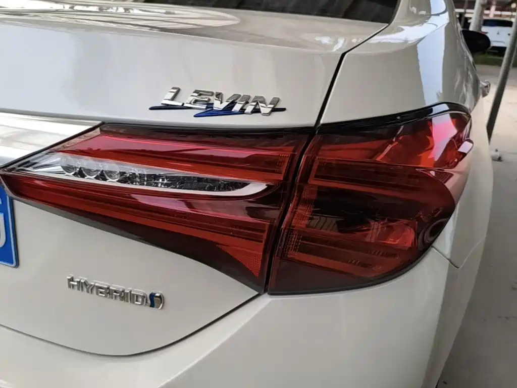 Toyota Corolla Levin 2017 1.8H V E-CVT Luxury VI