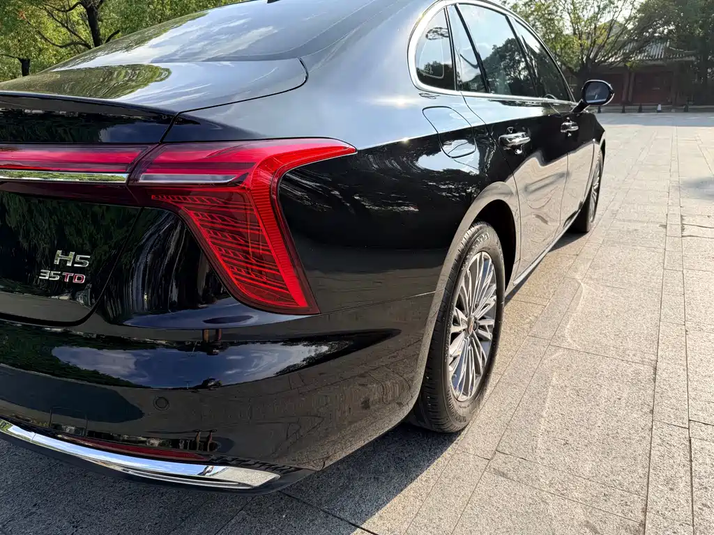 Hongqi Hongqi H5 — миниатюра 27