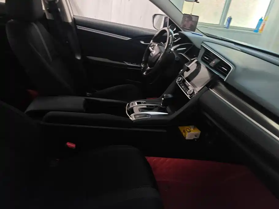Honda Civic — миниатюра 8
