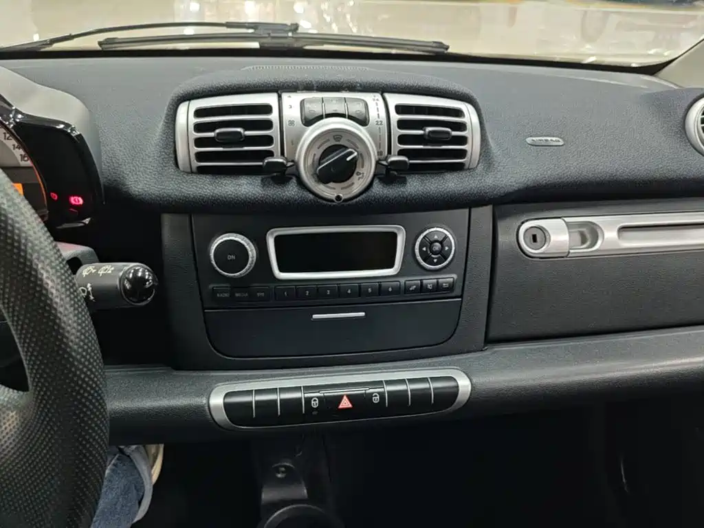 smart Smart Fortwo — миниатюра 13